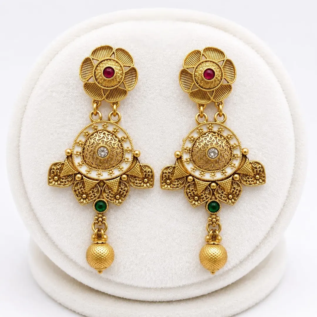 GOLD TONE ANTIQUE CHANDBALI EARRING
