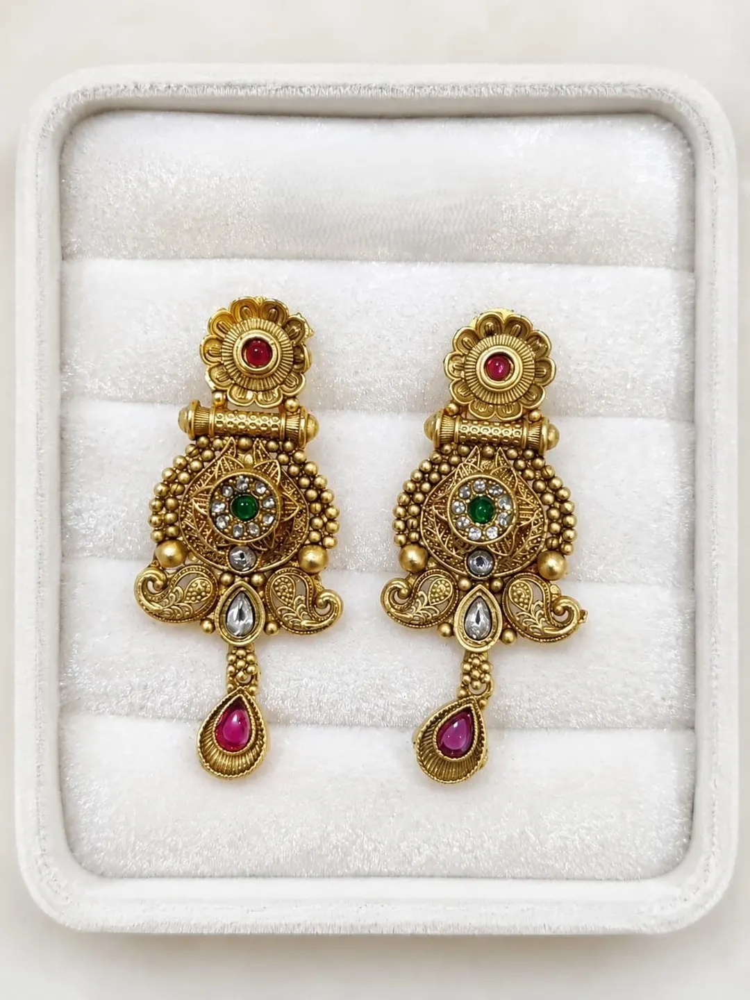 ANTIQUE GOLD PLATED EARRING
