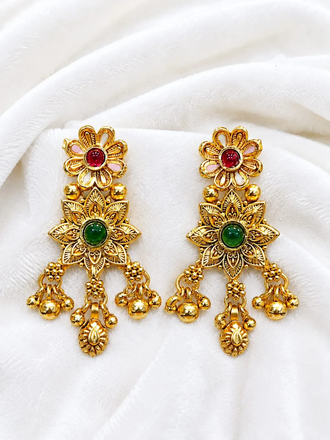 GOLD TONED FLORAL CHANDELIER EARRING