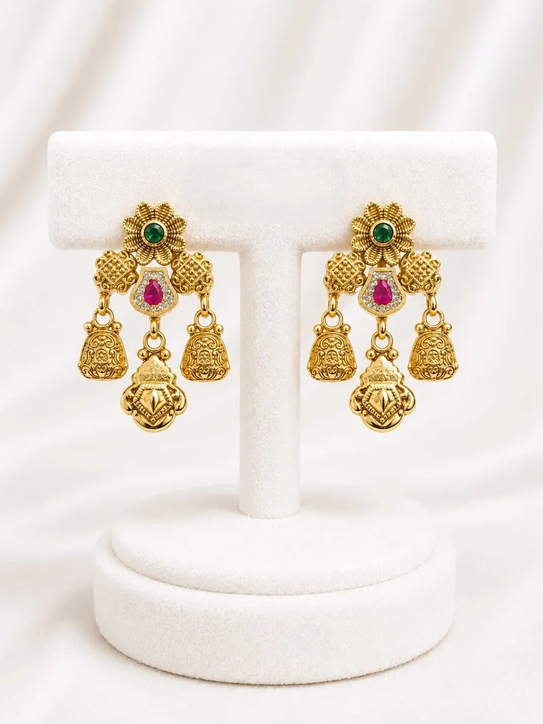 GOLD TONE FLORAL CHANDELIER EARRING