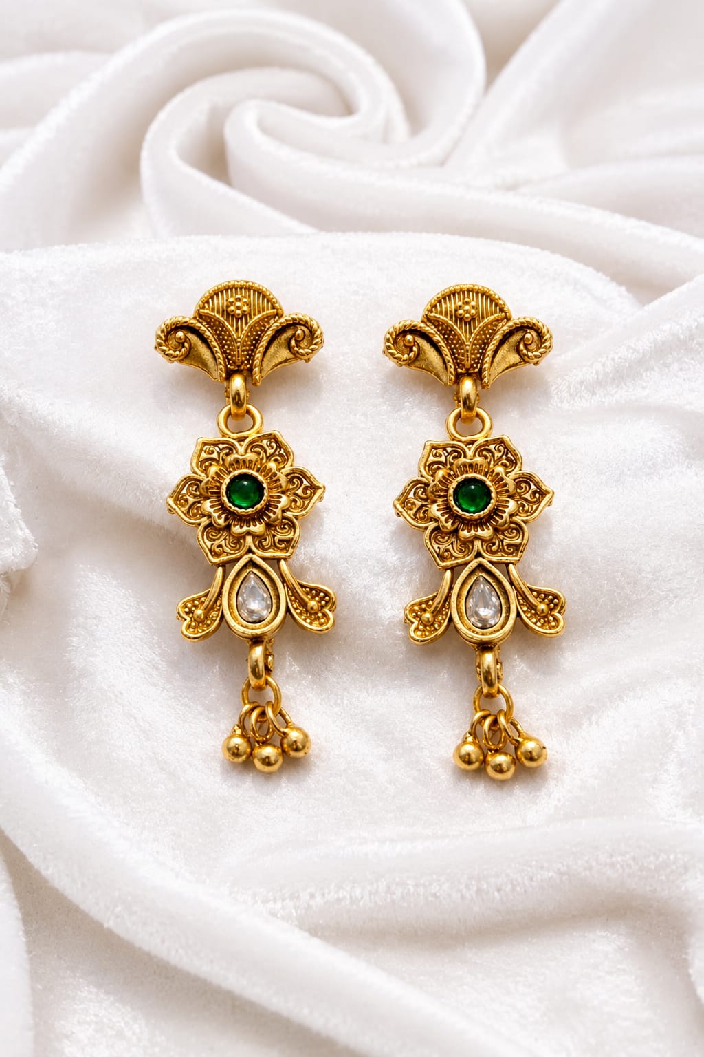 ANTIQUE GOLD TONED FLORAL DROP EARRING