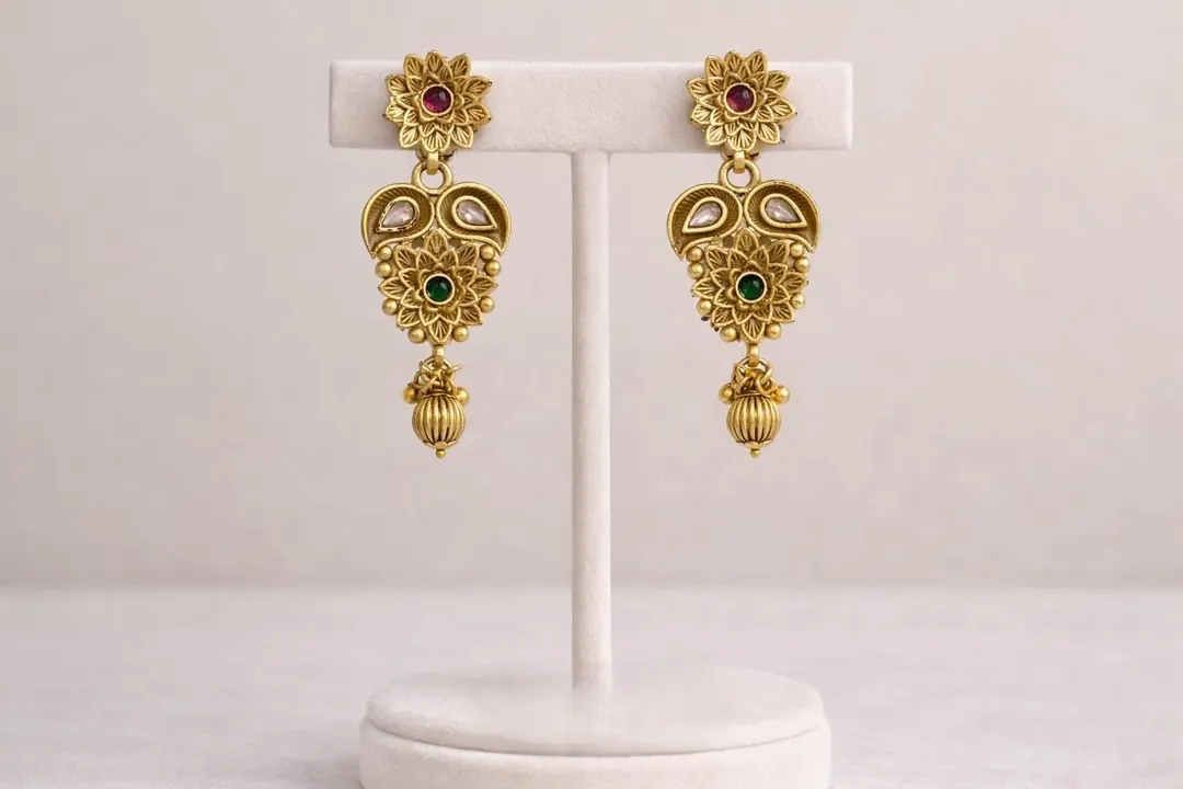 TRADITIONAL GOLD TONED FLORAL JHUMKA EARRING