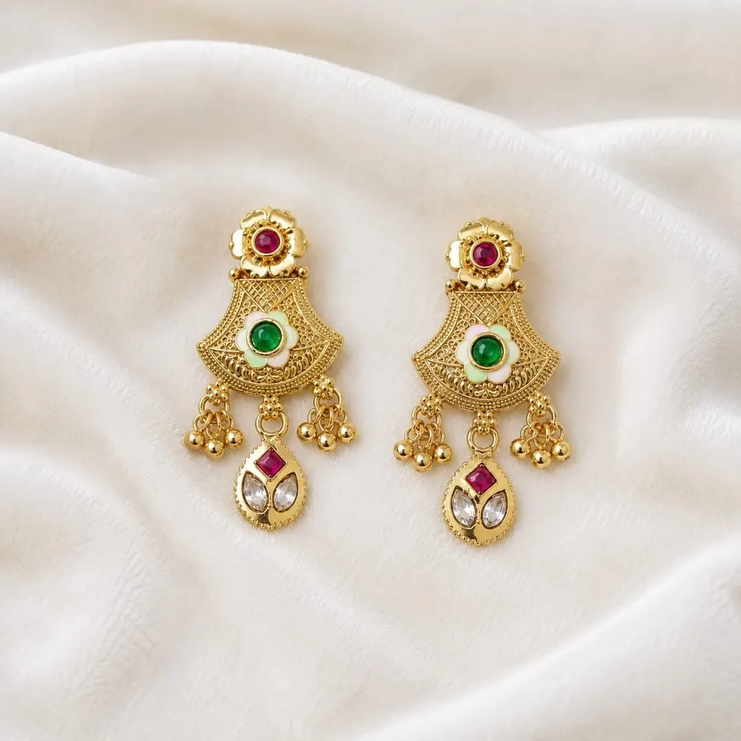 TRADITIONAL GOLD TONED CHANDELIER EARRING