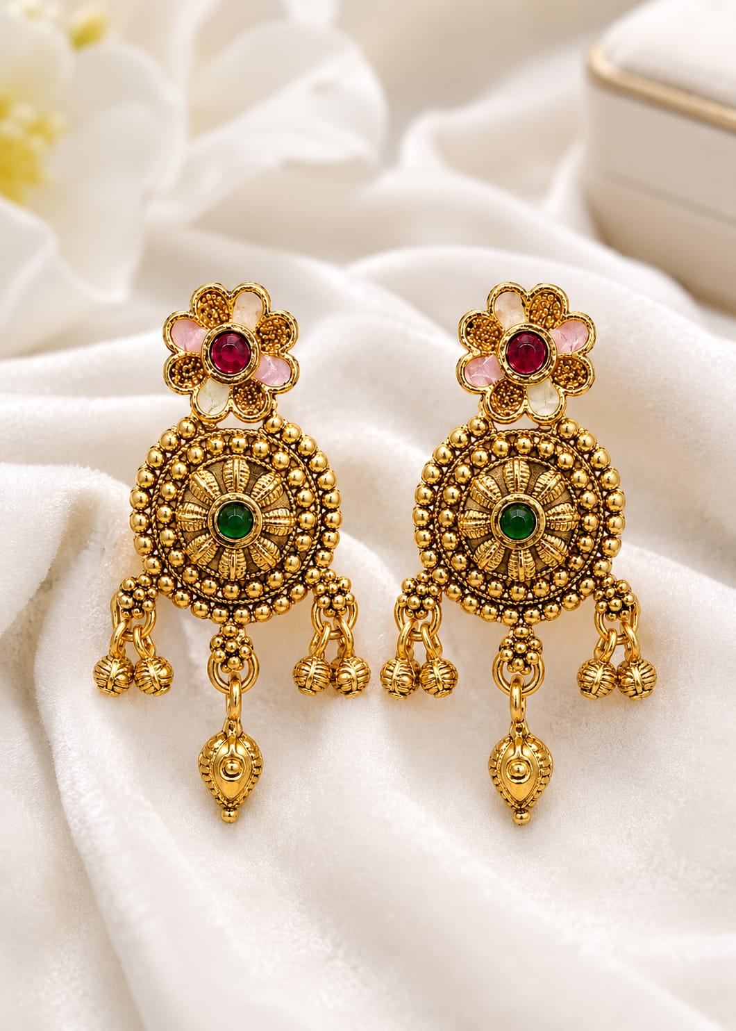 GOLD TONED TRADITIONAL CHANDELIER EARRING
