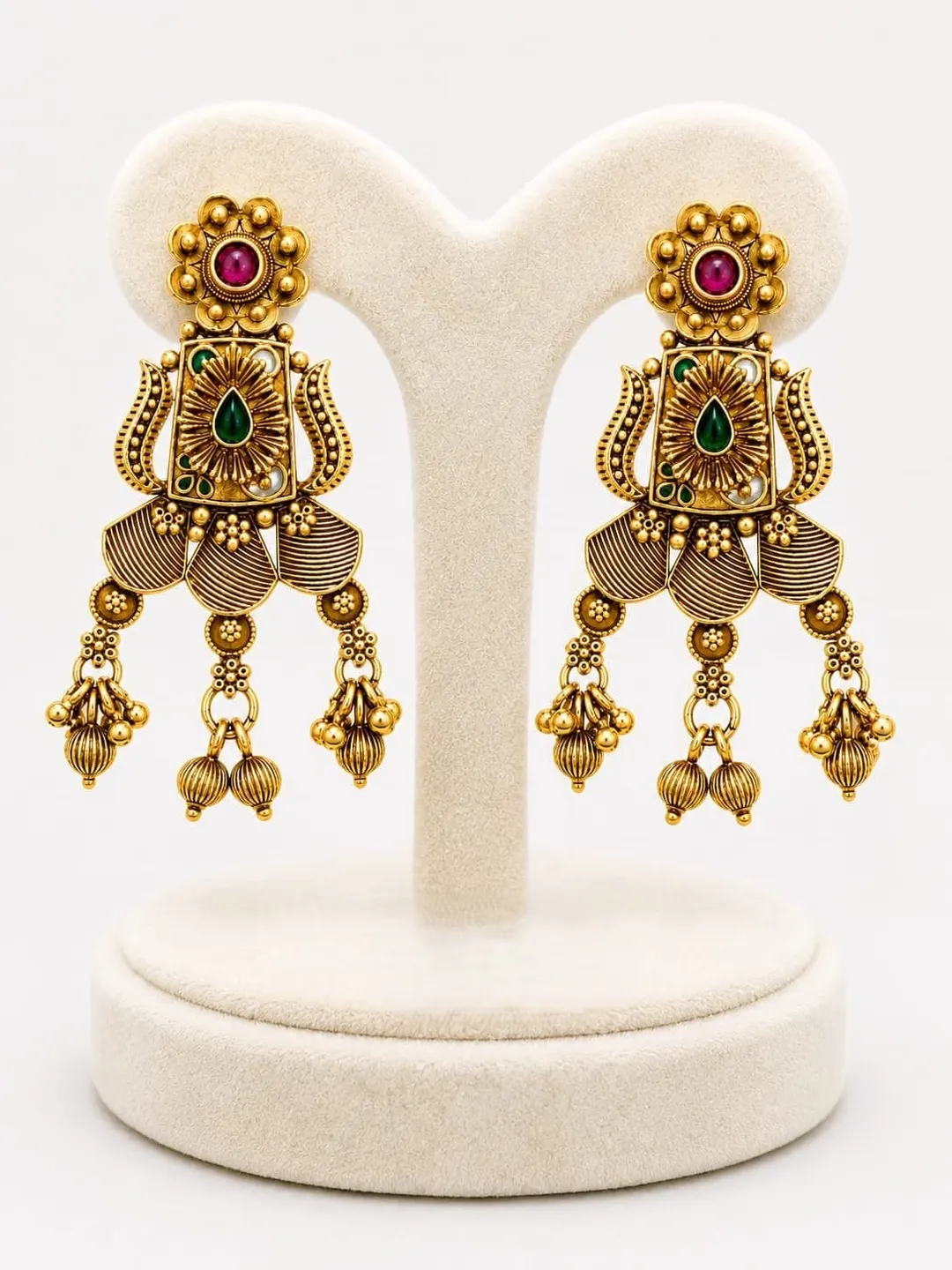 ANTIQUE GOLD TONE TRADITIONAL CHANDELIER EARRING