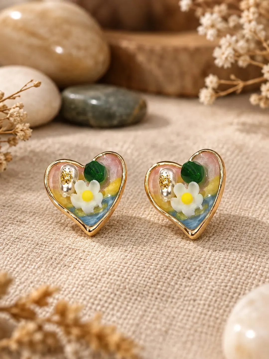 HEART-SHAPED RESIN FLOWER STUD EARRINGS