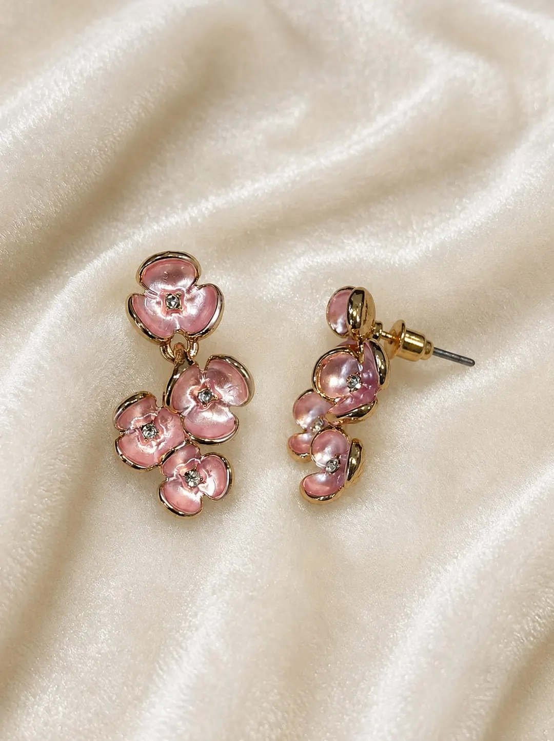 SOFT PINK BLOSSOM ENAMEL EARRING 