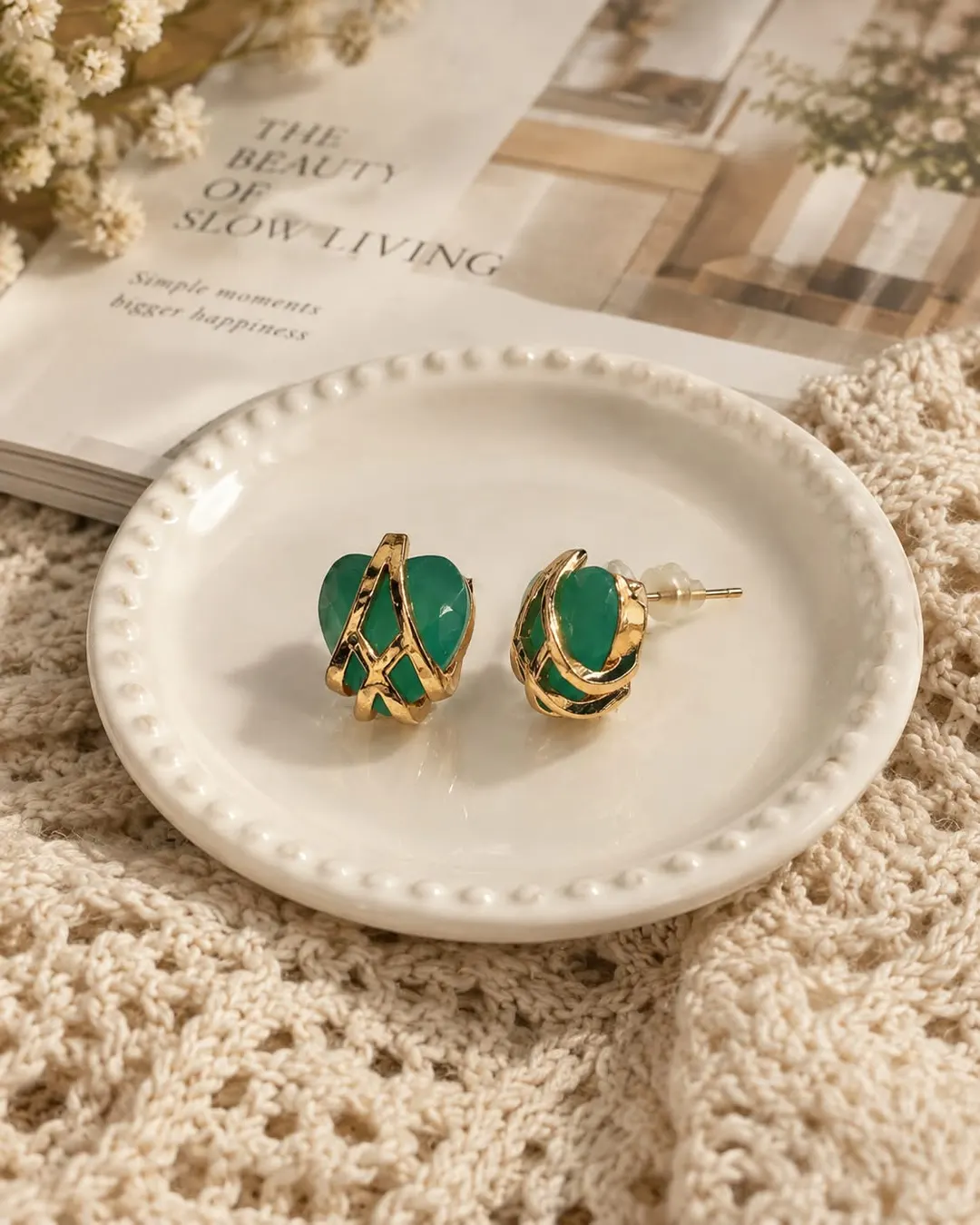 ELEGANT GEOMETRIC BLUE HEART EARRING 