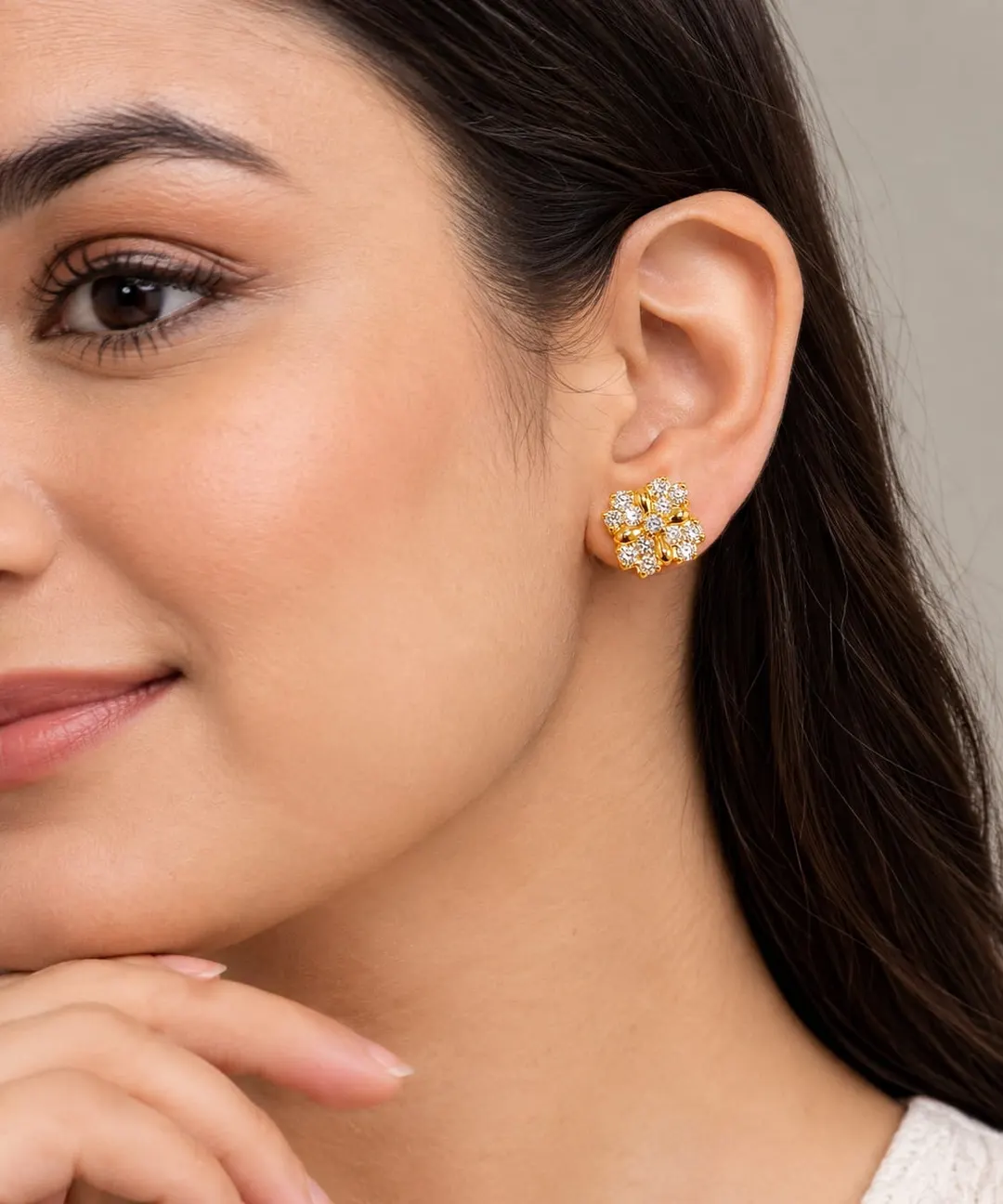 GOLD TONE FOUR LEAF CLOVER STUD EARRINGS 