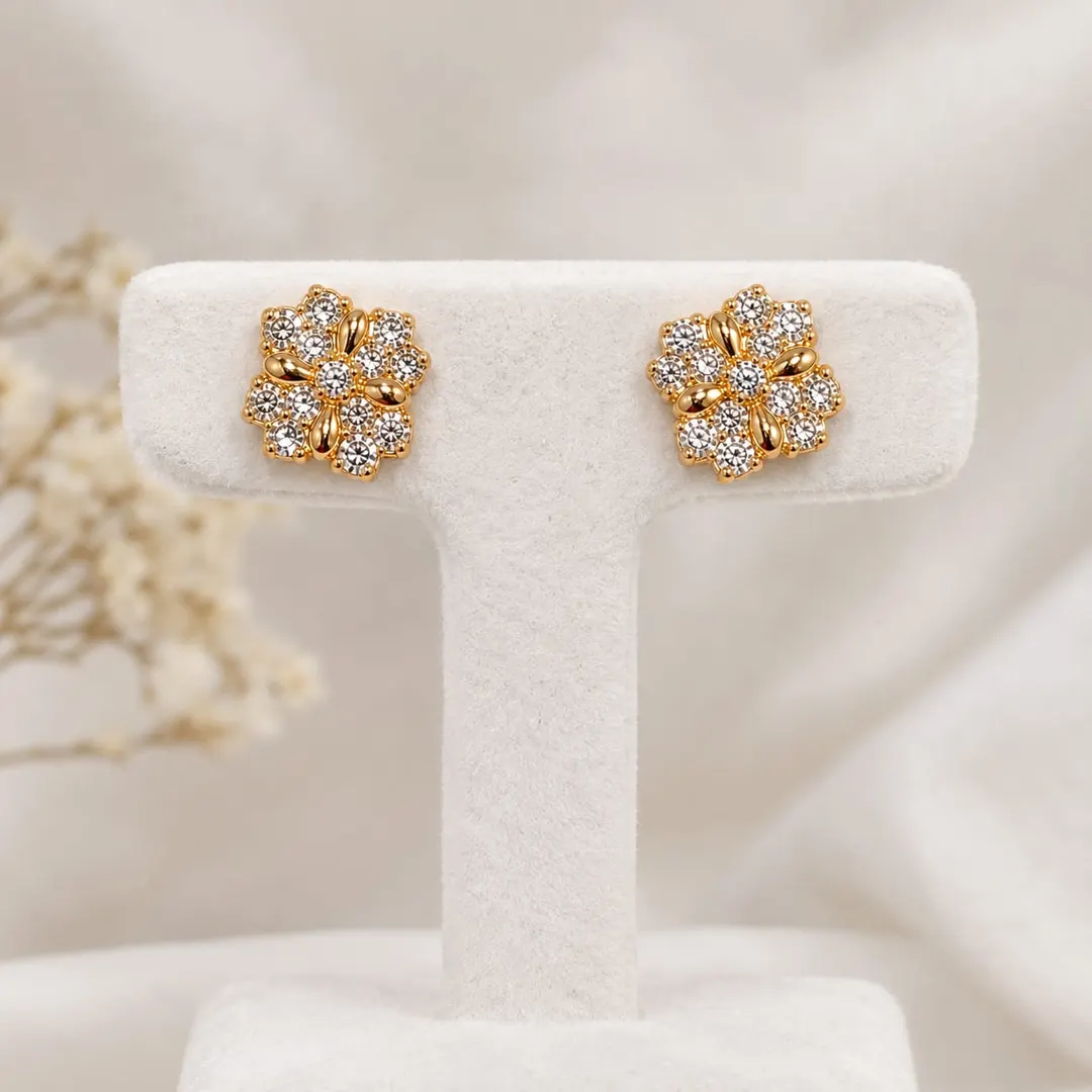 GOLD TONE FOUR LEAF CLOVER STUD EARRINGS 