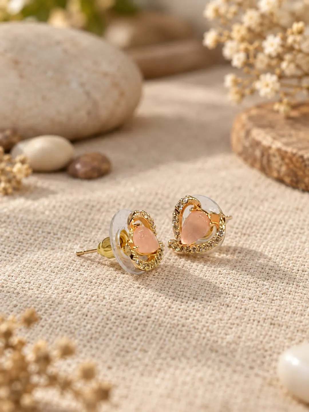 ELEGANT HEART-SHAPED GOLD-TONE STUD 