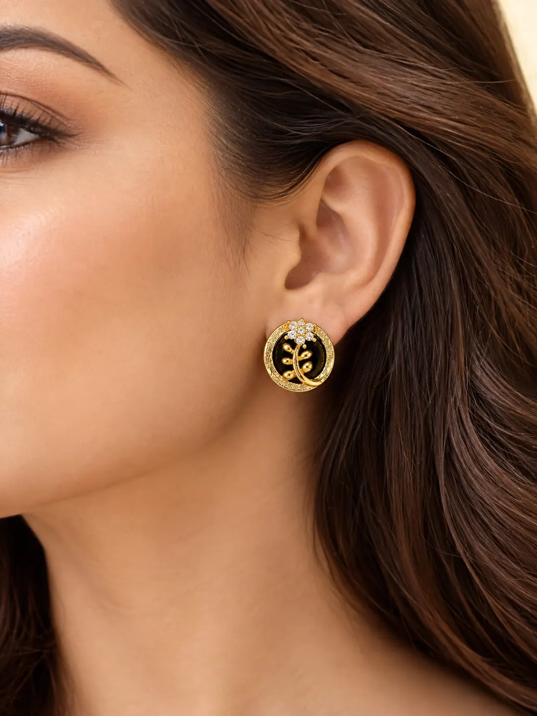 GOLD TONED ROUND FLORAL LEAF STUD EARRING 