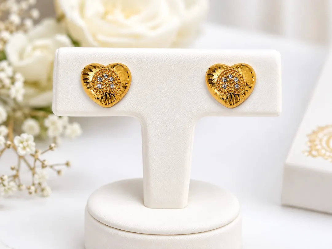 GOLD PLATED STUD HEART SHAPED EARRING