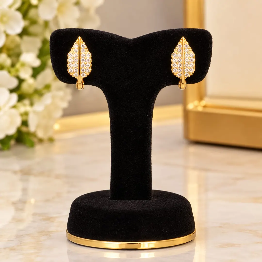 GOLD LEAF DESIGN AD STONE STUD EARRINGS