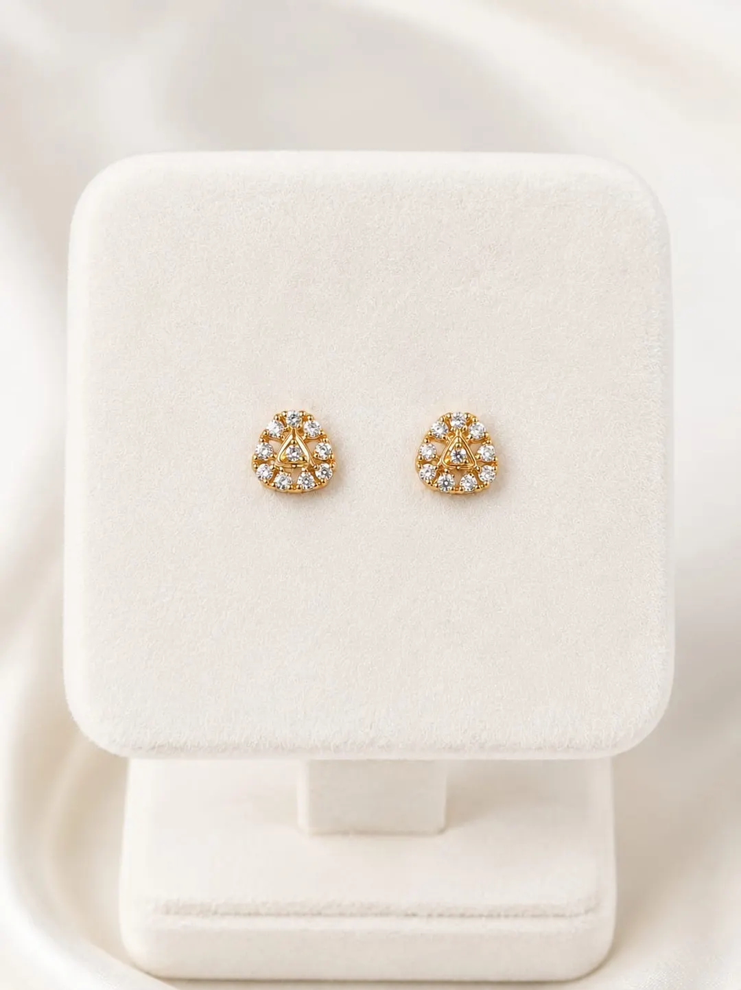 GOLDEN CRYSTAL TRIANGLE CLUSTER STUD EARRINGS