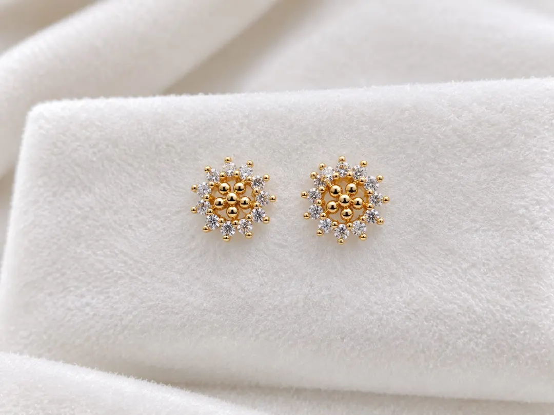 GOLDEN FLORAL HALO STUD EARRINGS