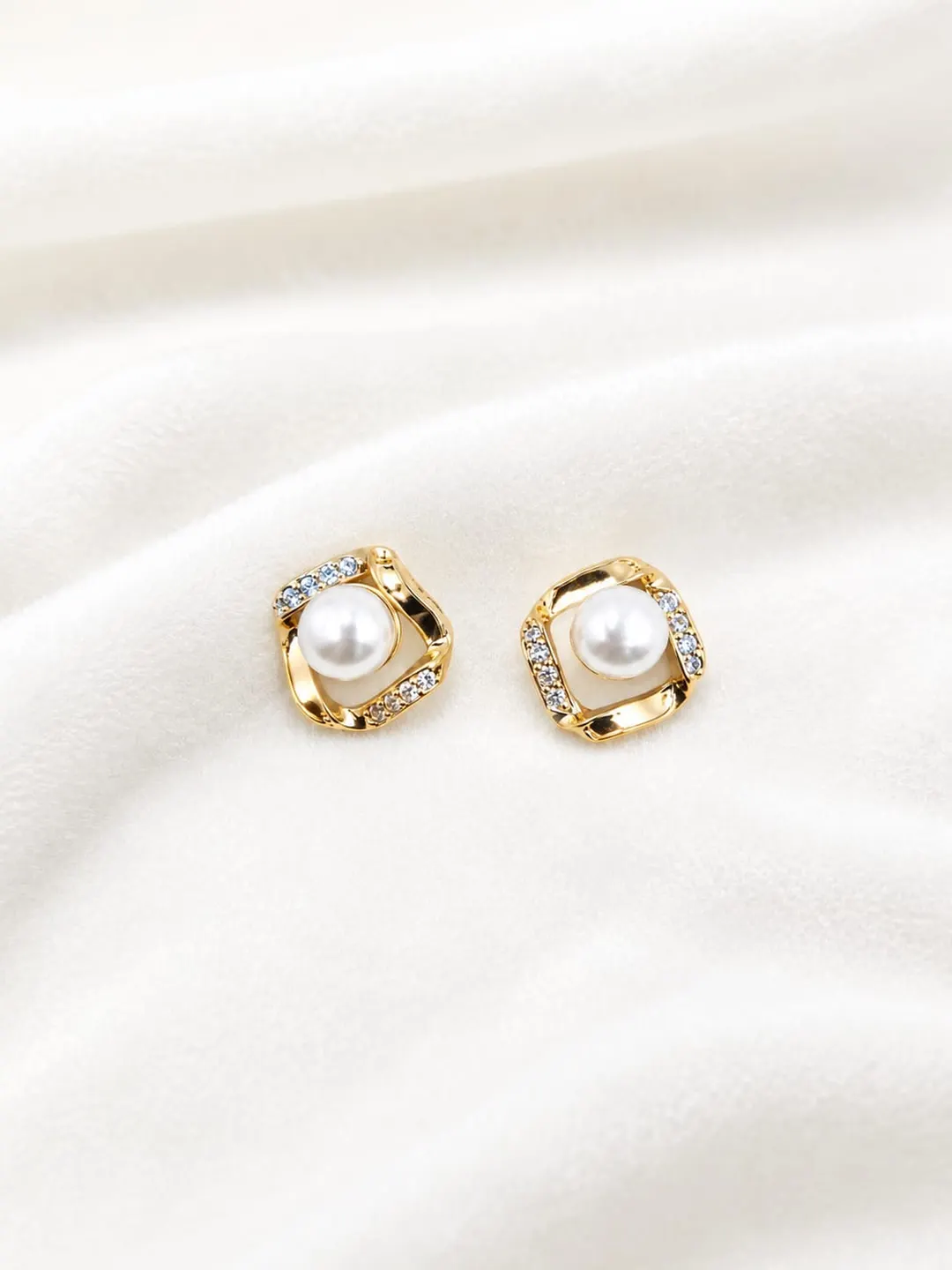 PEARL HALO LUXE STUD EARRINGS