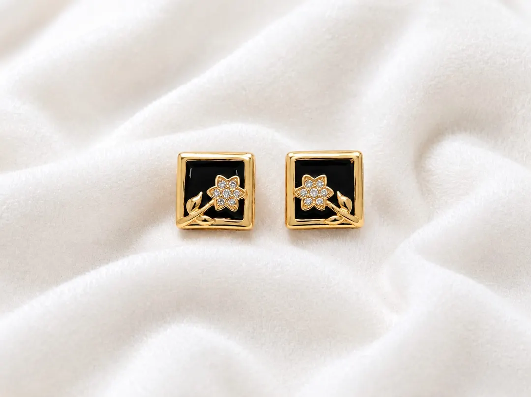 BLOOMING FRAME FLORAL STUDS