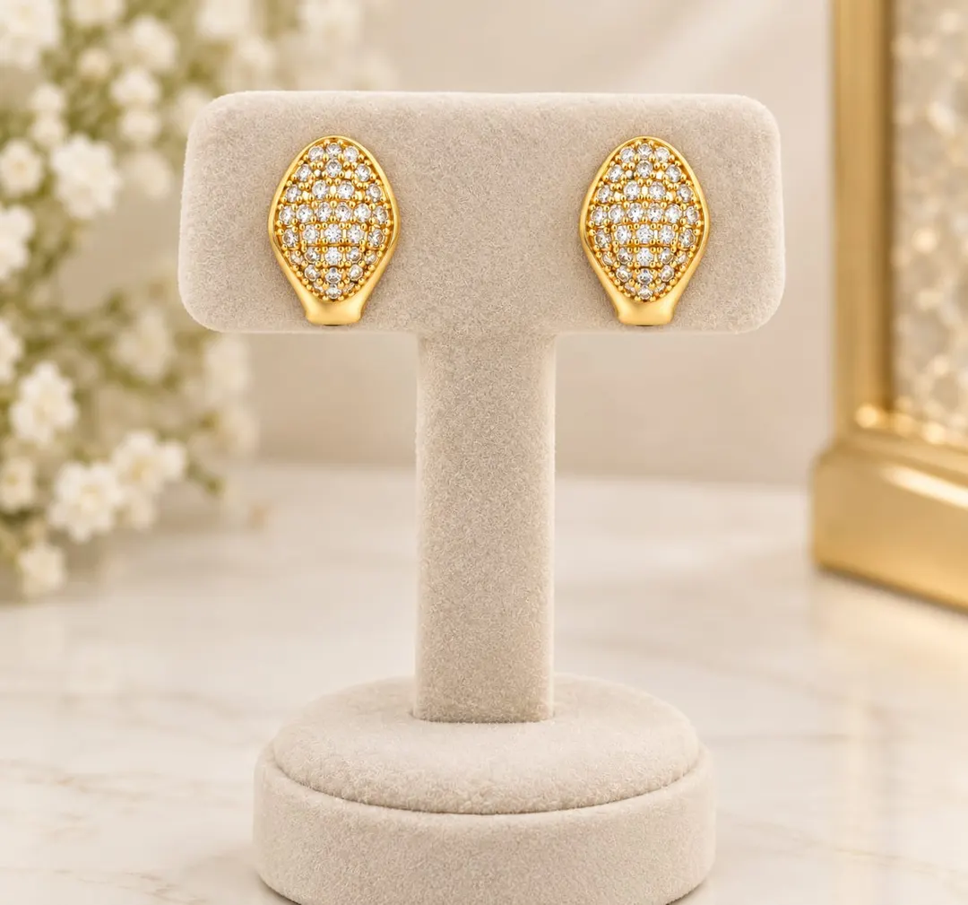 GOLDEN CRYSTAL CLUSTER OVAL STUD EARRINGS