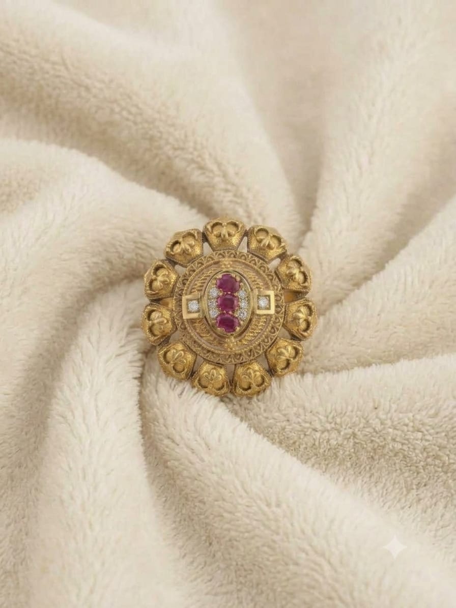 ANTIQUE GOLD RUBY KUNDAN FLORAL STATEMENT RING