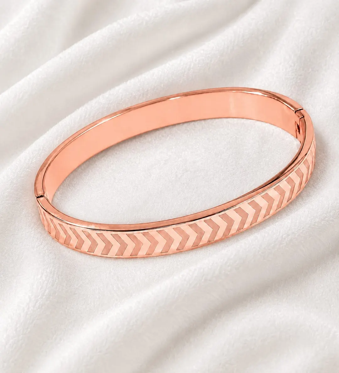 ROSE GOLD PLATED STAINLESS STEEL BANGLE BRACELET