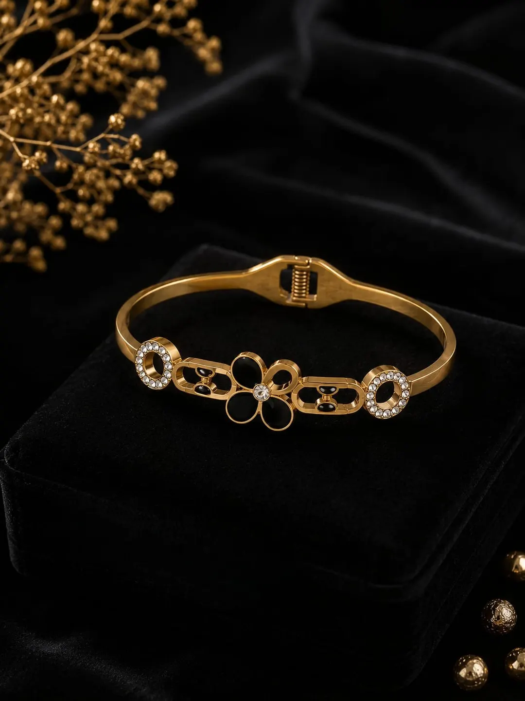 GOLD-PLATED STAINLESS STEEL BANGLE BRACELET