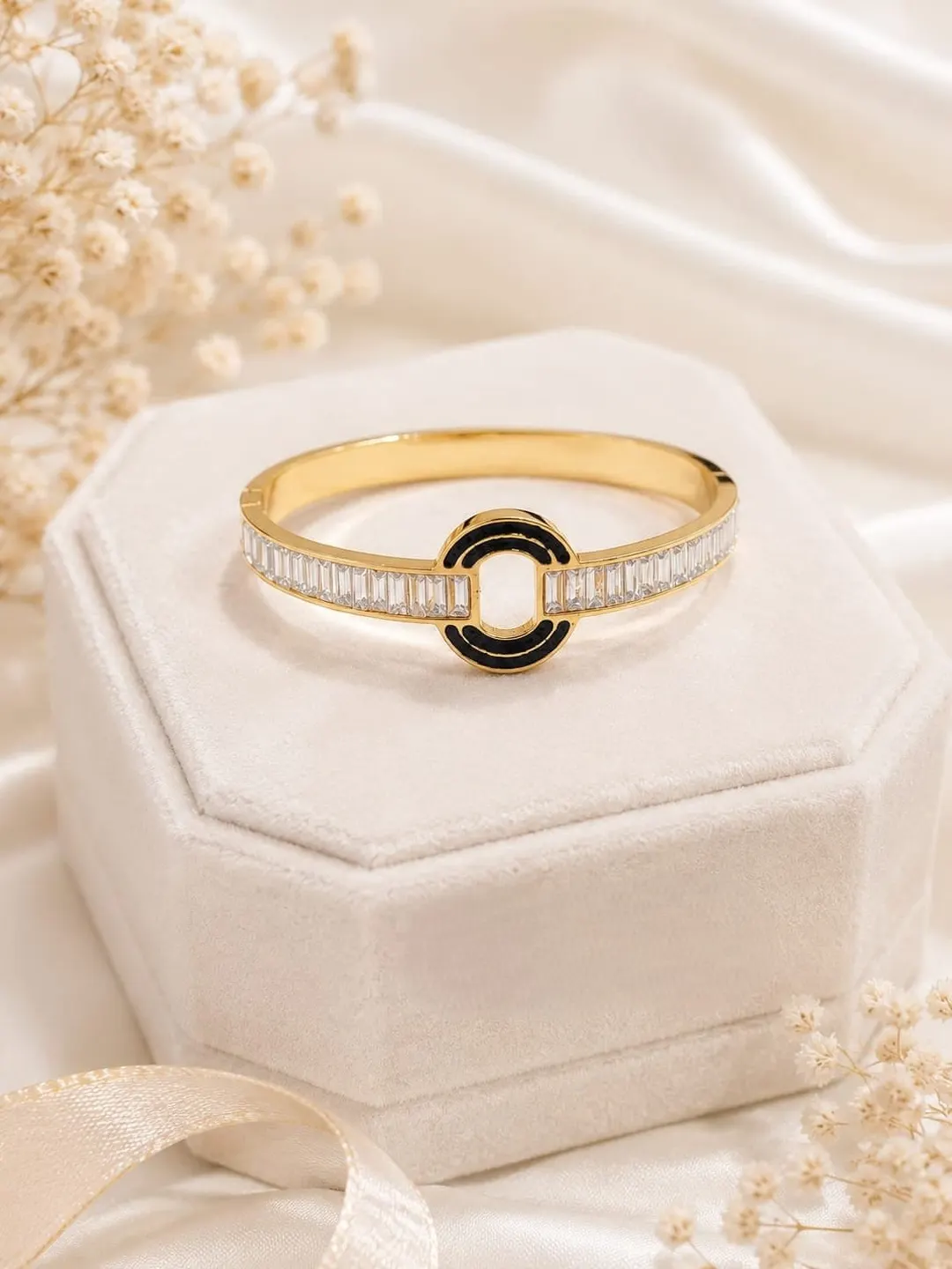 CARTIER -STYLE BELT-MOTIF BRACELET