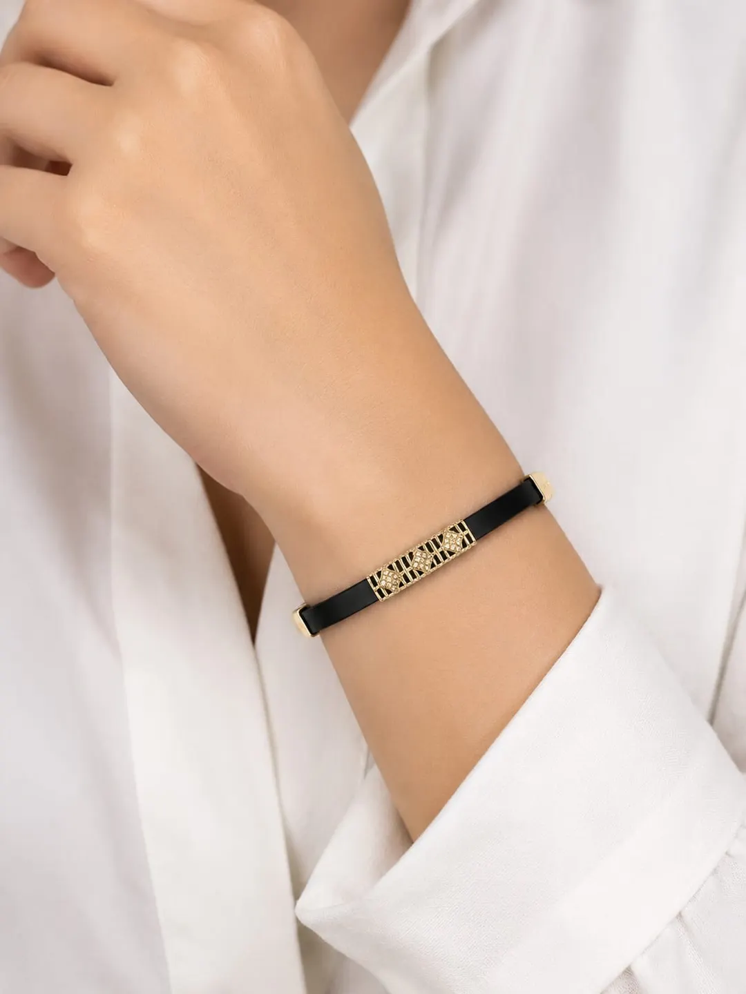 BLACK AND GOLD BEADED BRACELET