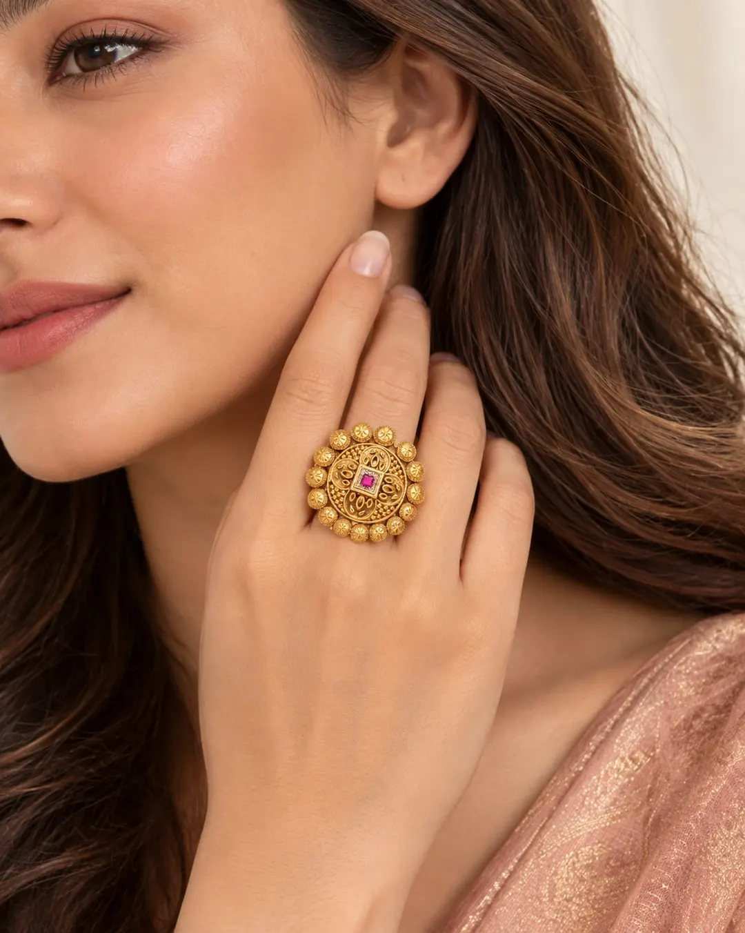 TRADITIONAL GOLD FLORAL GEMSTONE RING