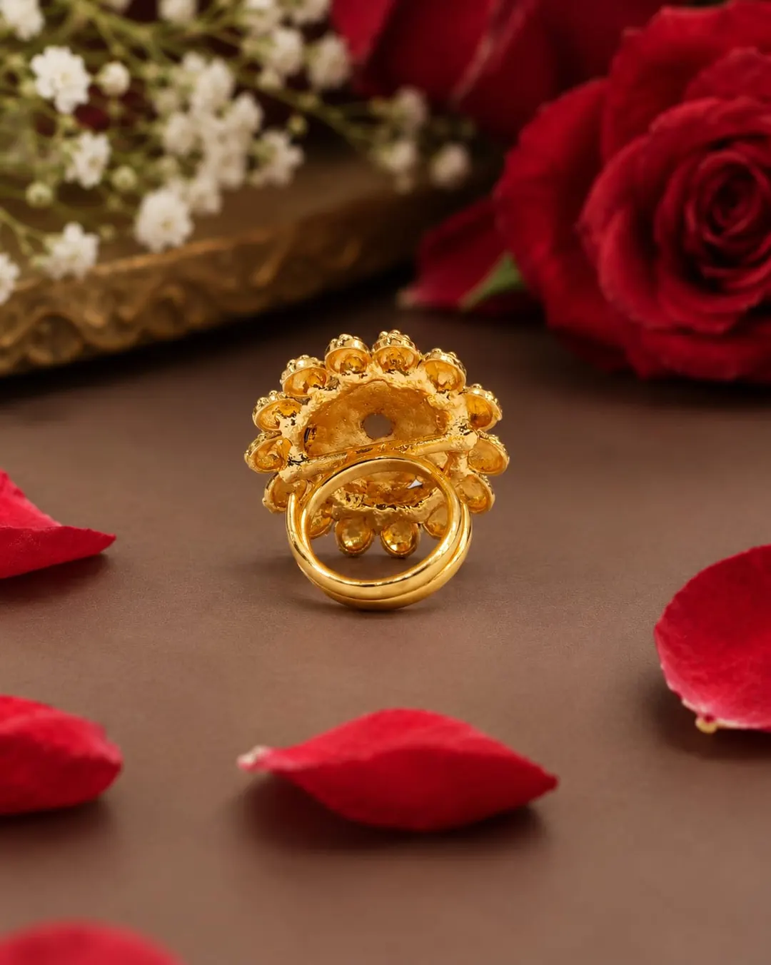TRADITIONAL GOLD FLORAL GEMSTONE RING