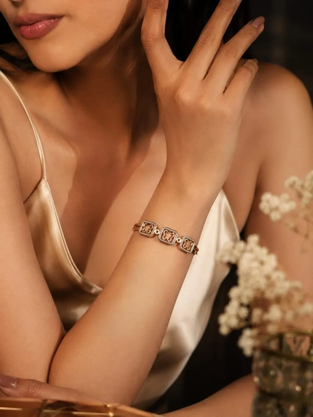 LUXURY BUTTERFLY LINK BRACELET.