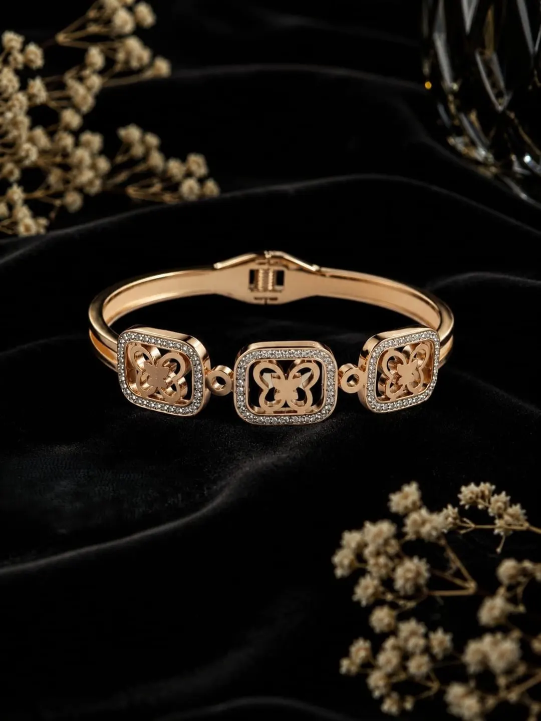 LUXURY BUTTERFLY LINK BRACELET.