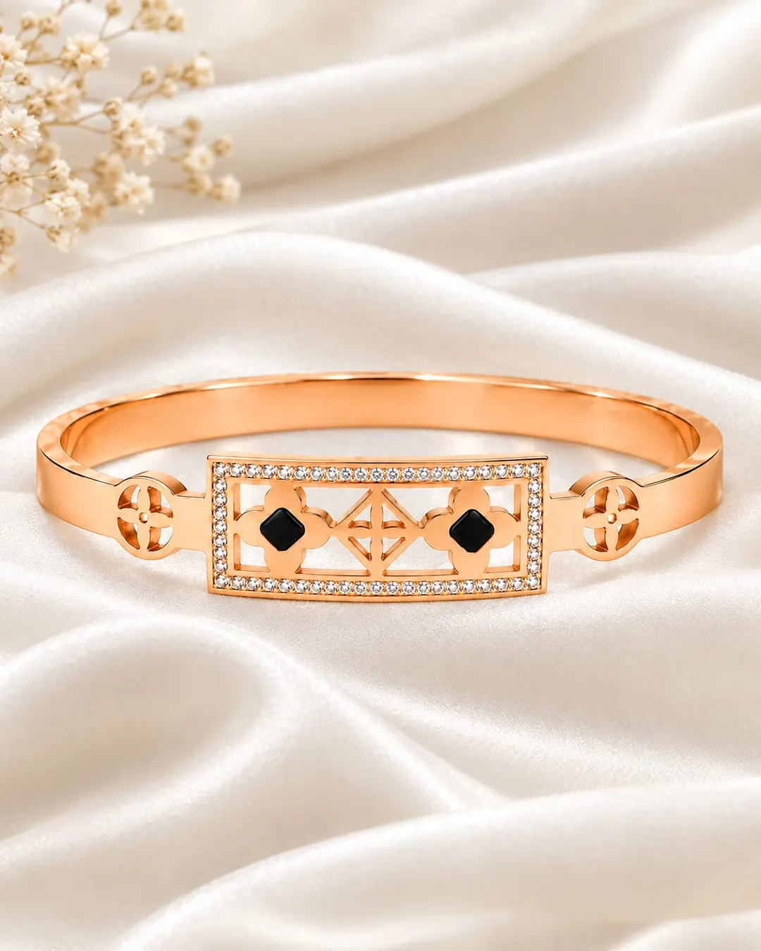 ROSE  GOLD FOUR LEAF CLOVER & GEOMETRIC MOTIF BRACELET.