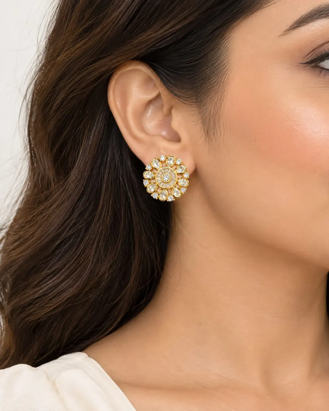 FLORAL RADIANCE GOLD STUD EARRING