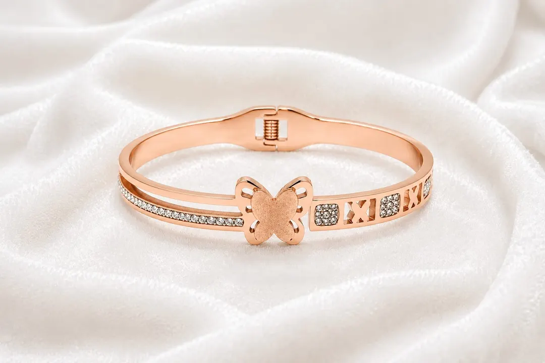 ROSE GOLD BUTTERFLY BRACELET.
