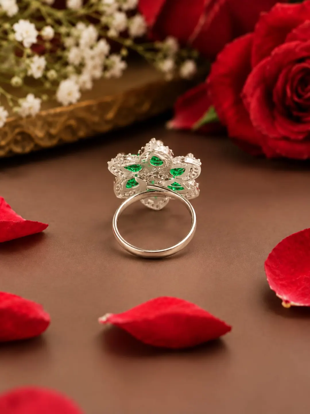 GREEN EMERALD FLOWER RING.