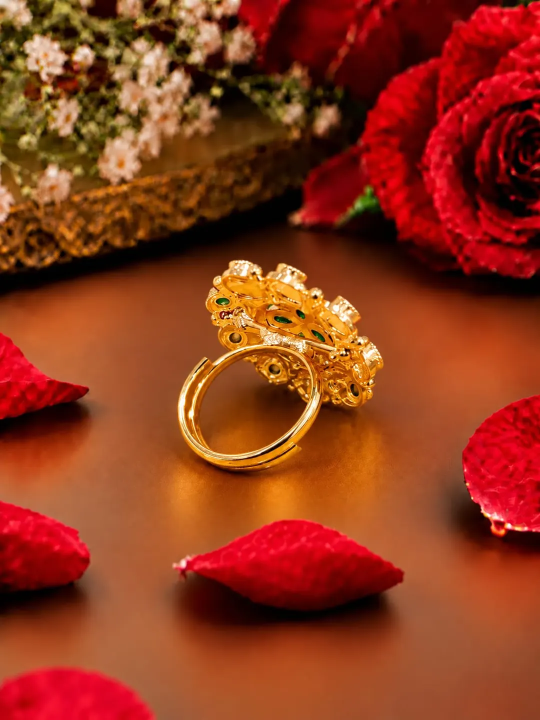 ROYAL EMERALD HERITAGE BRAOOCH RING