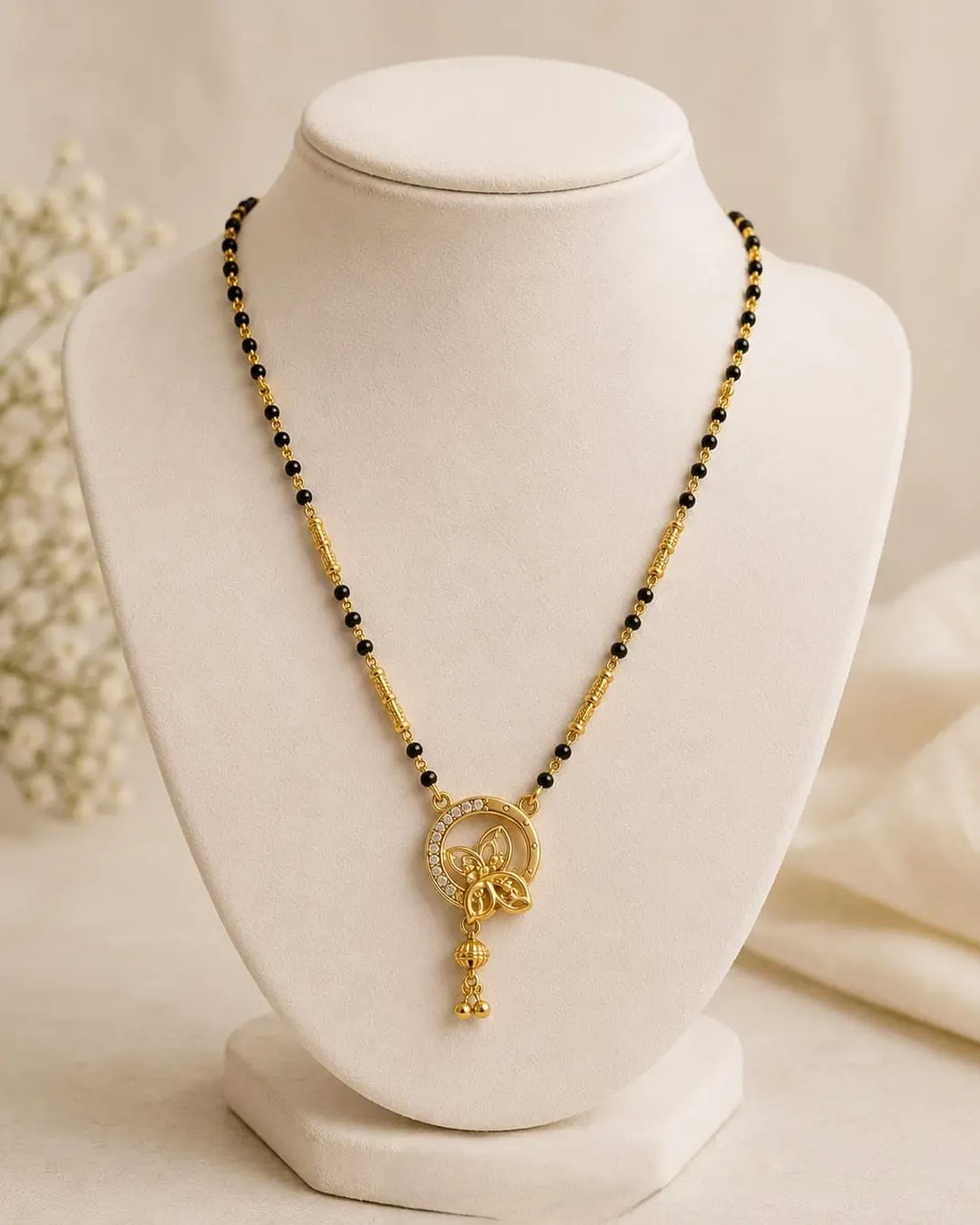 ELEGANT FLORAL PENDANT BLACK BEAD MANGALSUTRA