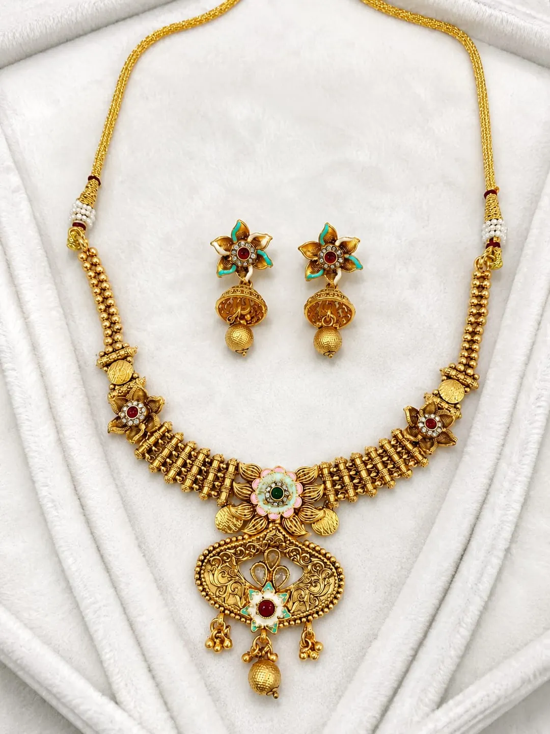 ROYAL ANTIQUE GOLD FLORAL PENDANT NECKLACE SET WITH MATCHING JHUMKA EARRINGS