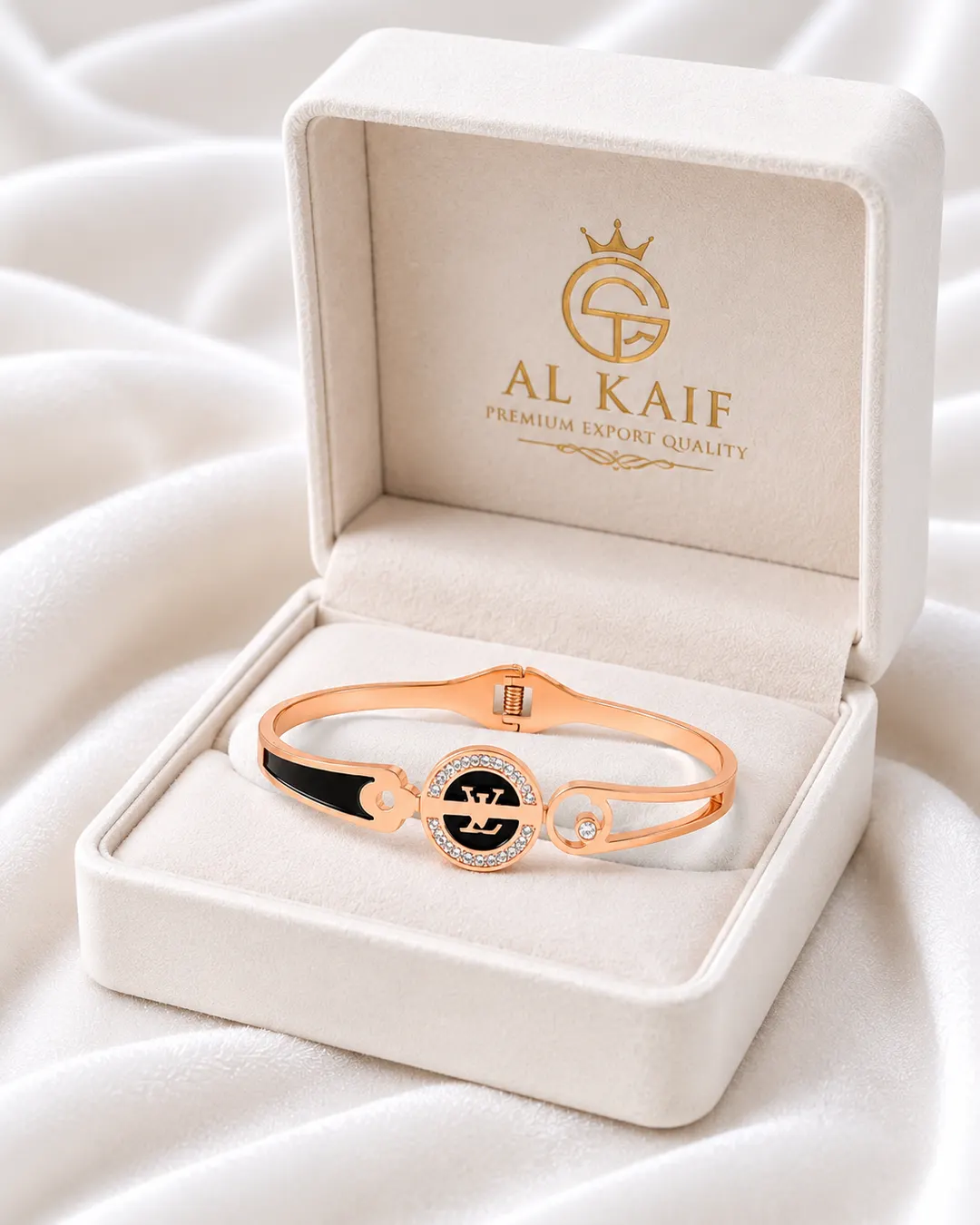 EMPRESS LV EMBLEM BRACELET.