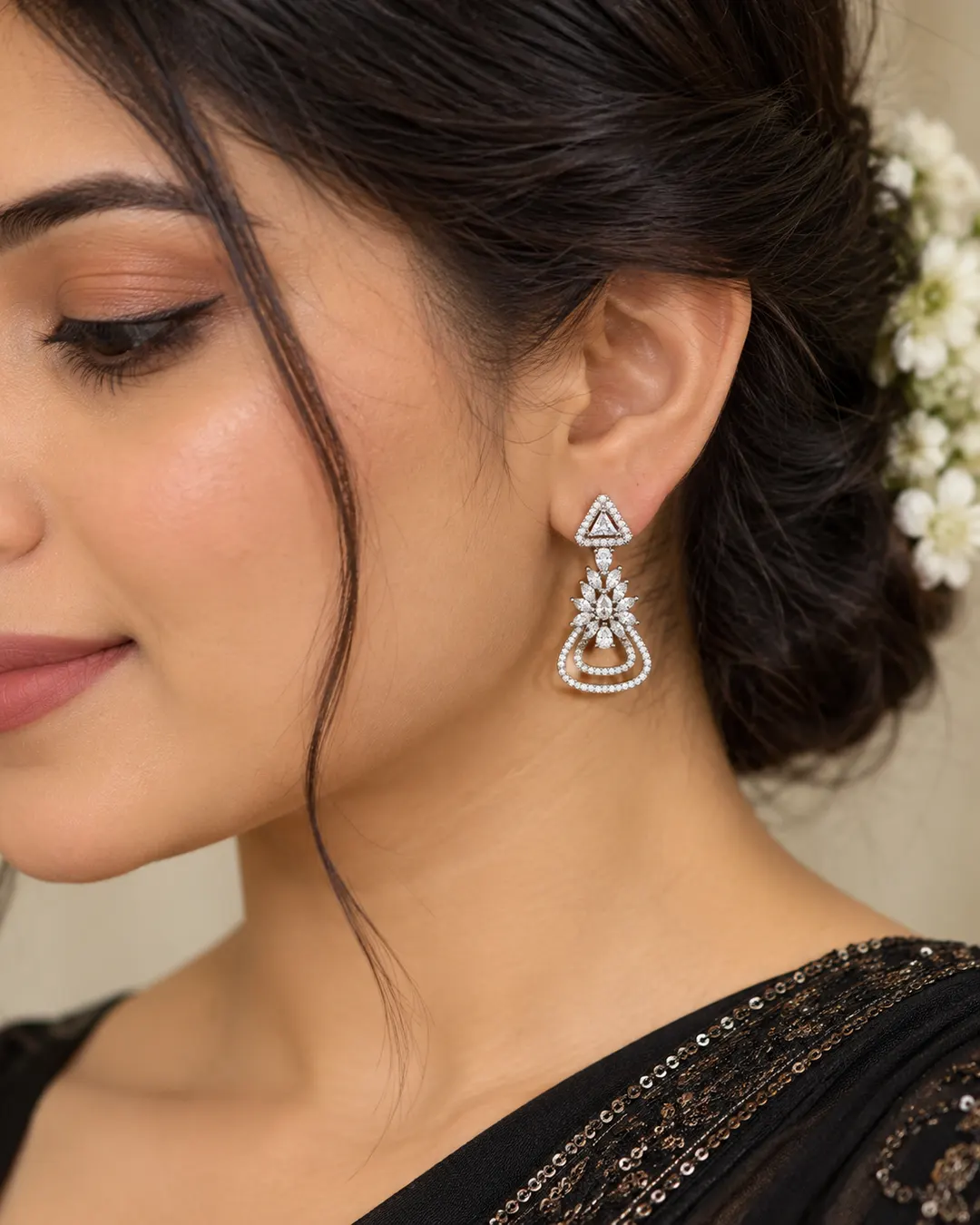ELEGANT CRYSRTAL FLORAL DROP EARING.
