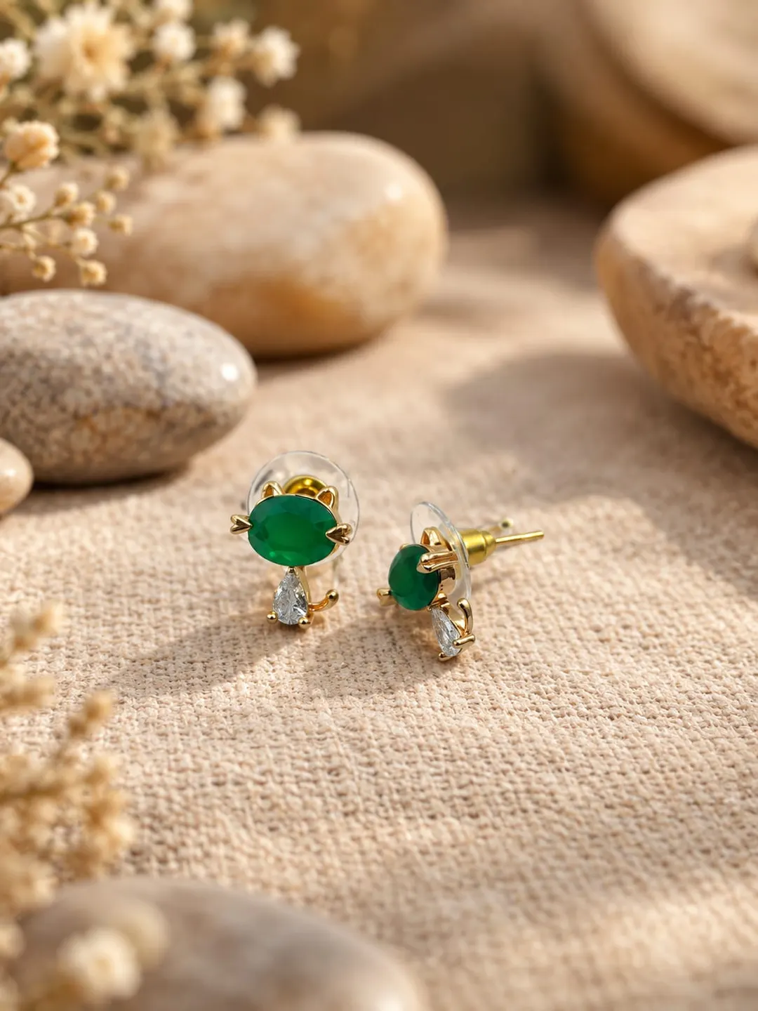CAT DESIGN GREEN STUD EARRINGS.