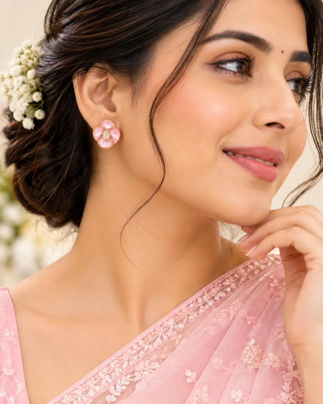 PINK FLORAL ENAMEL STUD EARRING.