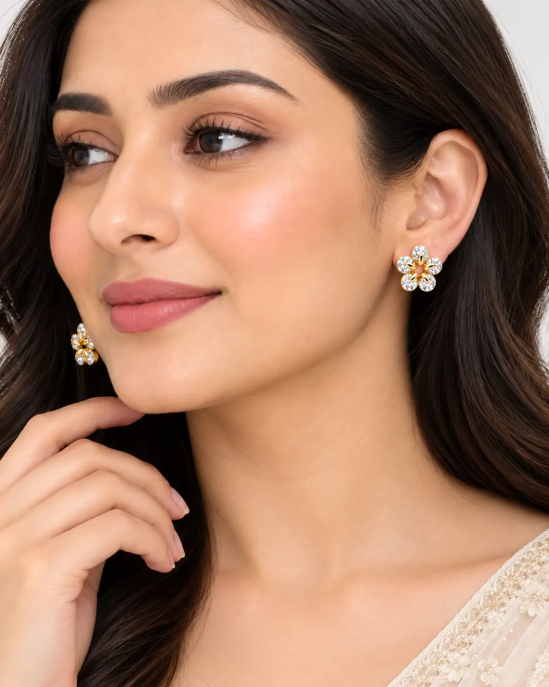 GOLDEN DAISY CRYSTAL FLORAL STUD EARRINGS