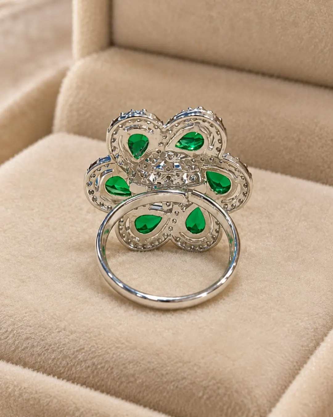 EMERALD GREEN FLORAL PEARL-STONE SILVER RING