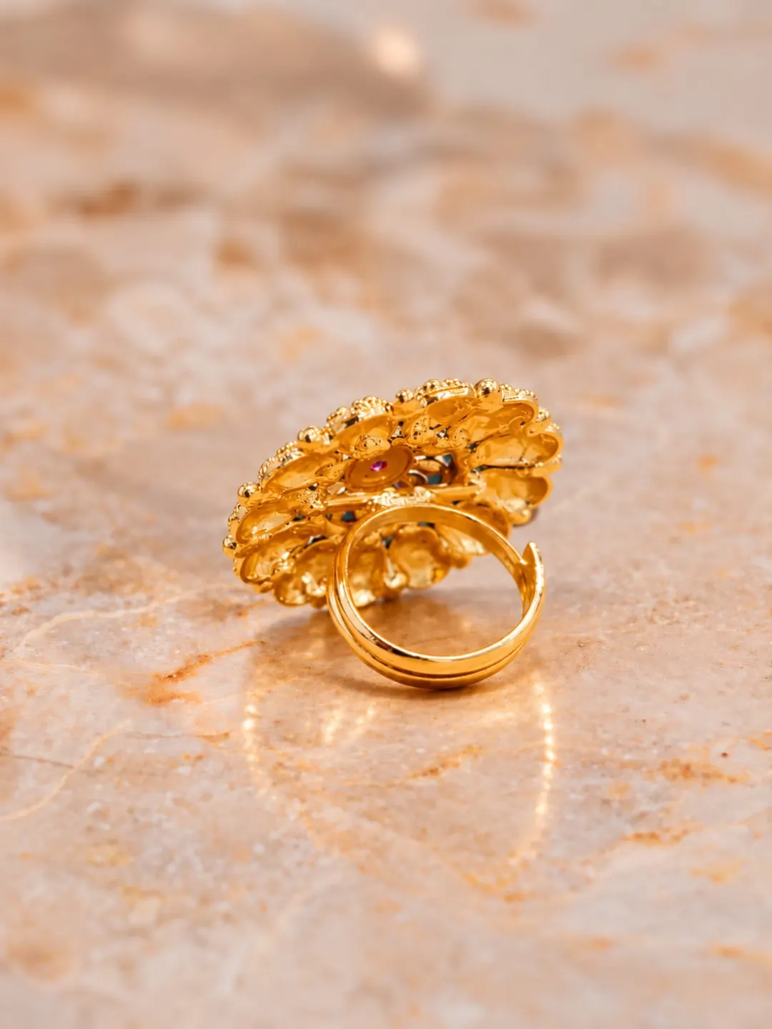 ANTIQUE GOLD-TONE RED STONE ROUND RING