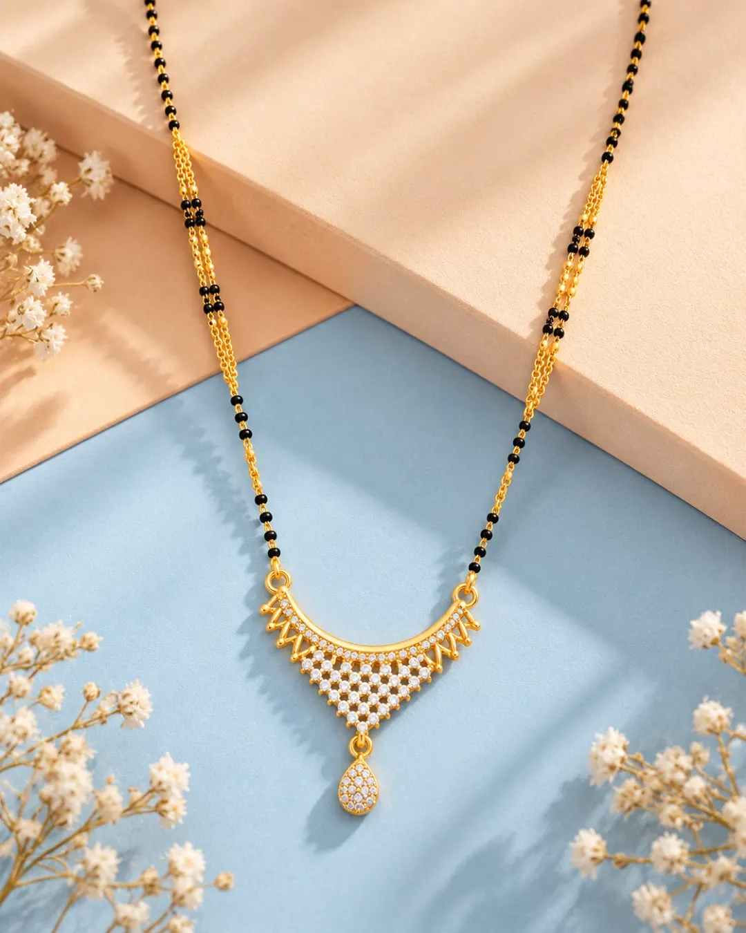 GOLD PLATED FAN SHAPE PENDANT MANGALSUTRA NECKLACE.