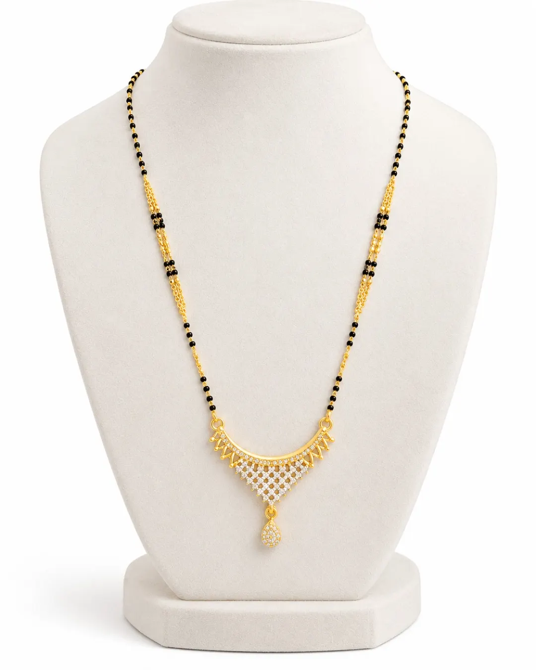 GOLD PLATED FAN SHAPE PENDANT MANGALSUTRA NECKLACE.