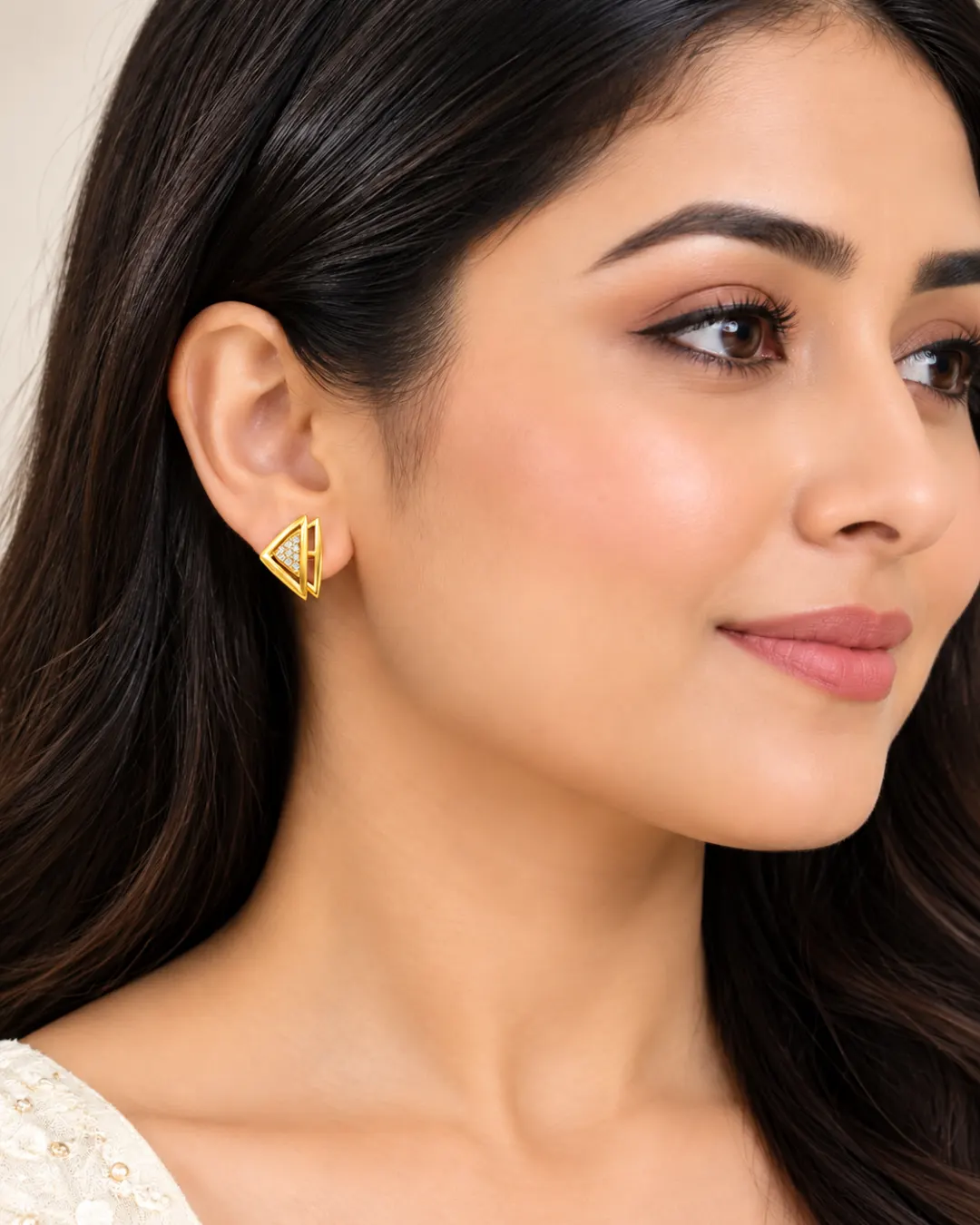 ROYAL TRIANGLE CRYSTAL STUD EARRINGS