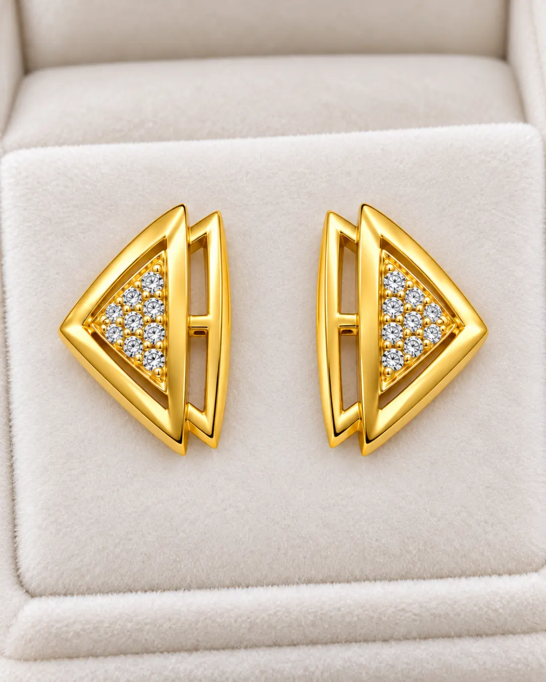 ROYAL TRIANGLE CRYSTAL STUD EARRINGS